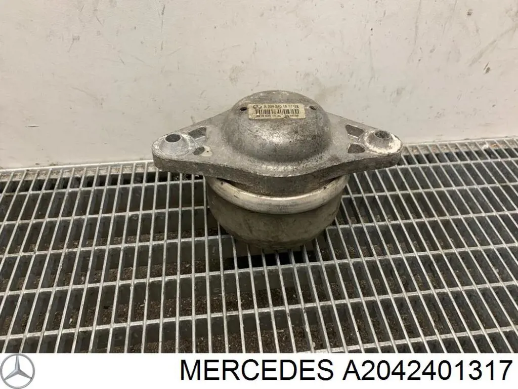 A2042401317 Mercedes Правая подушка двигателя