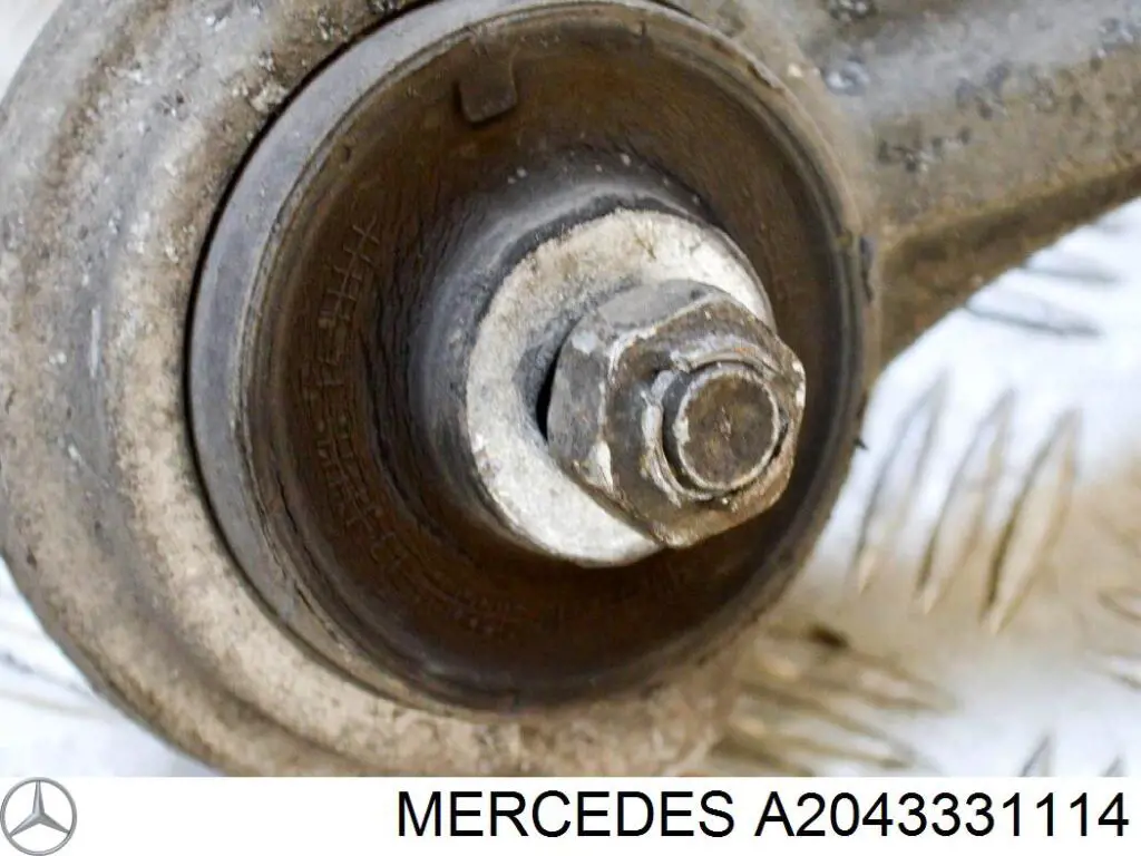 Сайлентблок переднего верхнего рычага A2043331114 Mercedes