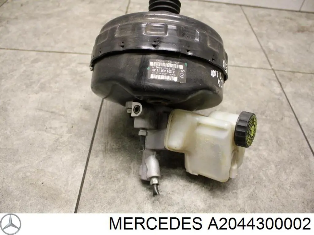 Бачок тормозной жидкости на Mercedes C (W204)