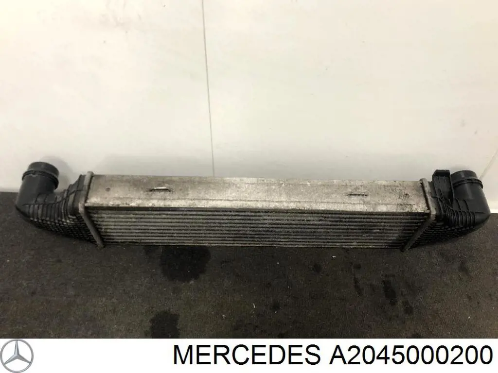 Радиатор интеркуллера Mercedes A2045000200