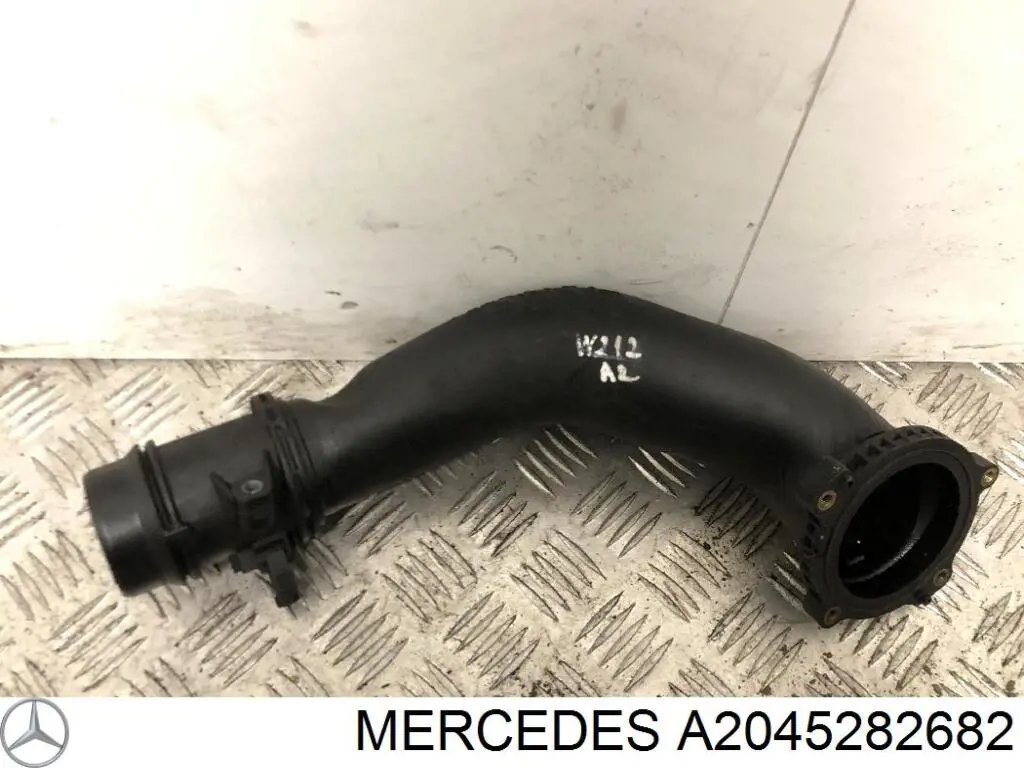 Tubo flexible de aire de sobrealimentación derecho A2045282682 Mercedes