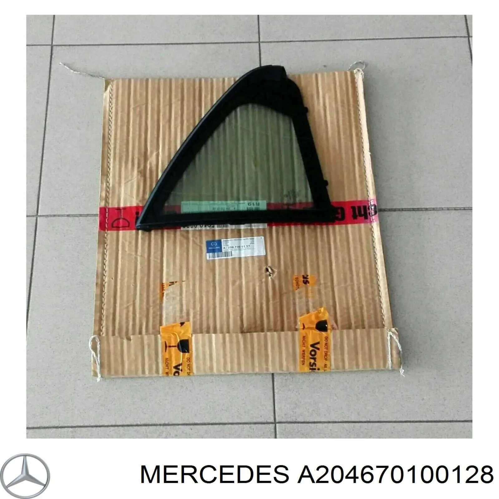 2046701001 Mercedes стекло лобовое