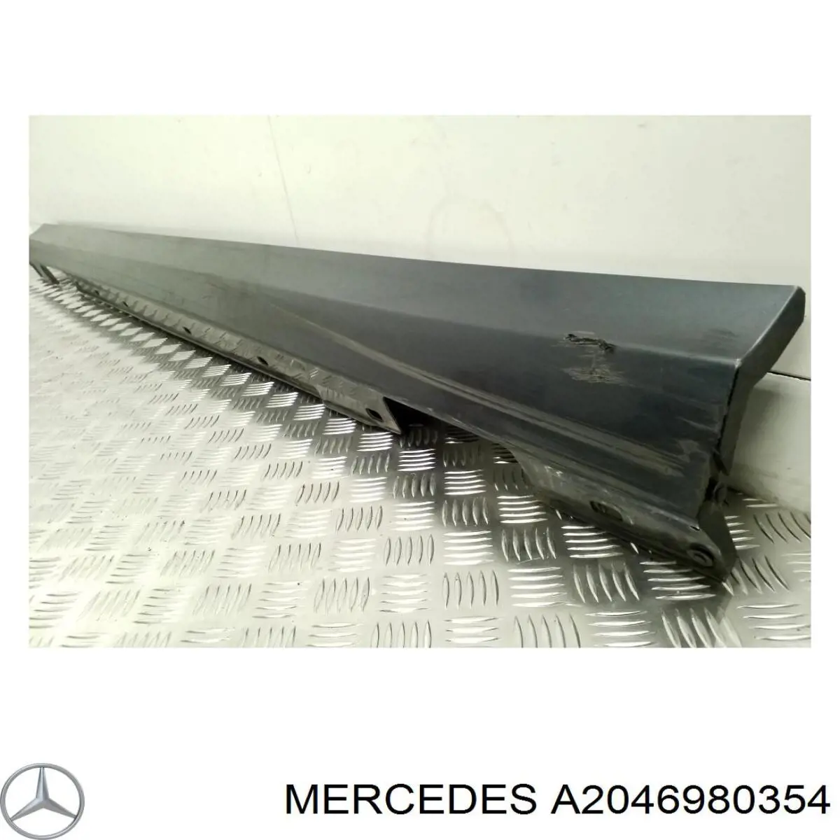 Купить A20469803549999 Mercedes Накладка (молдинг) порога наружная левая