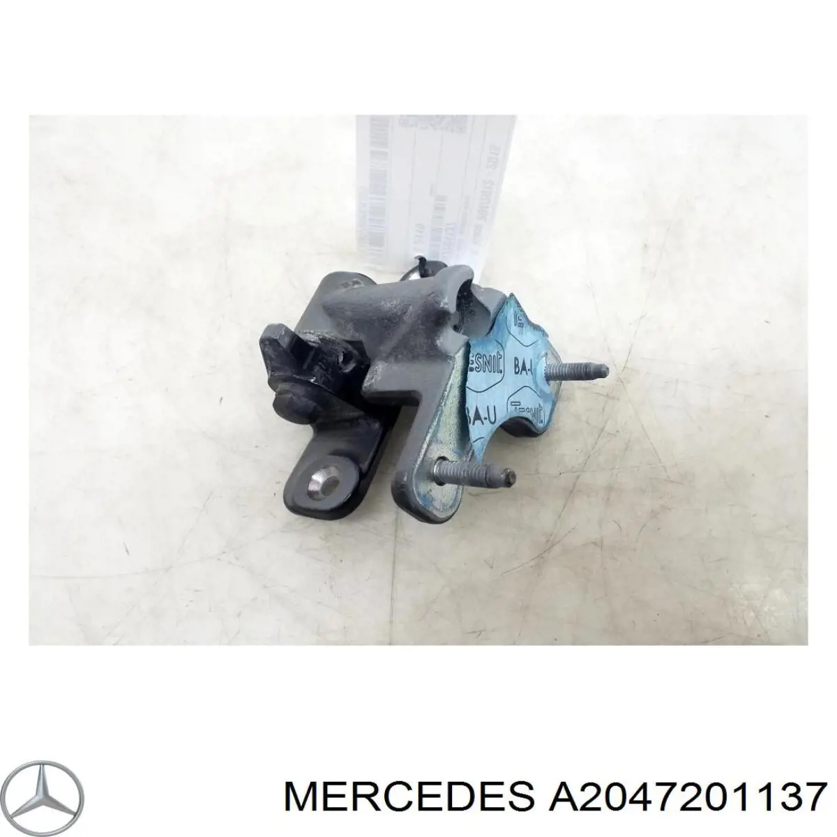 Петля водительской двери Mercedes A2047201137 цена, от 117.06 USD