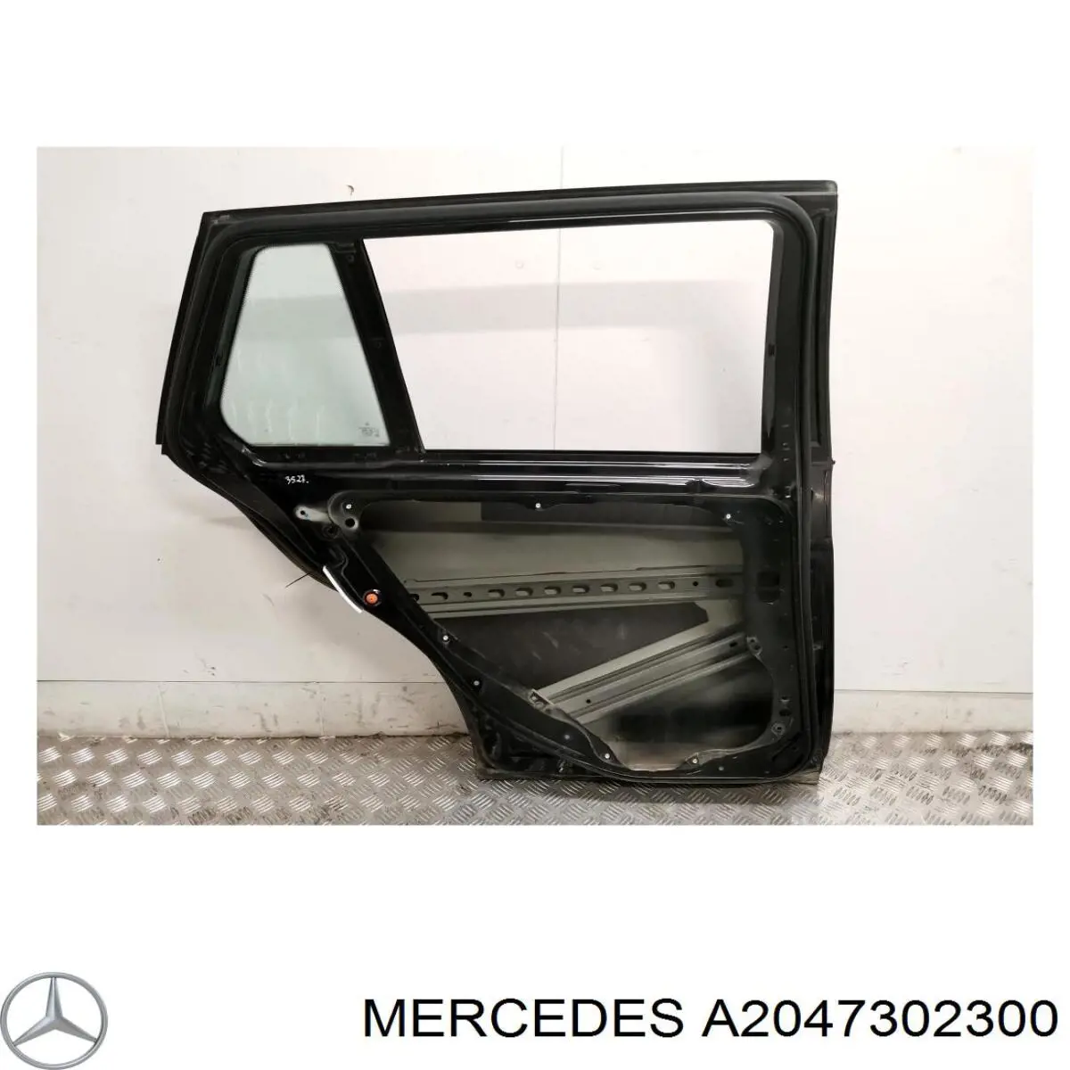 Купить A2047300305 Mercedes Дверь задняя