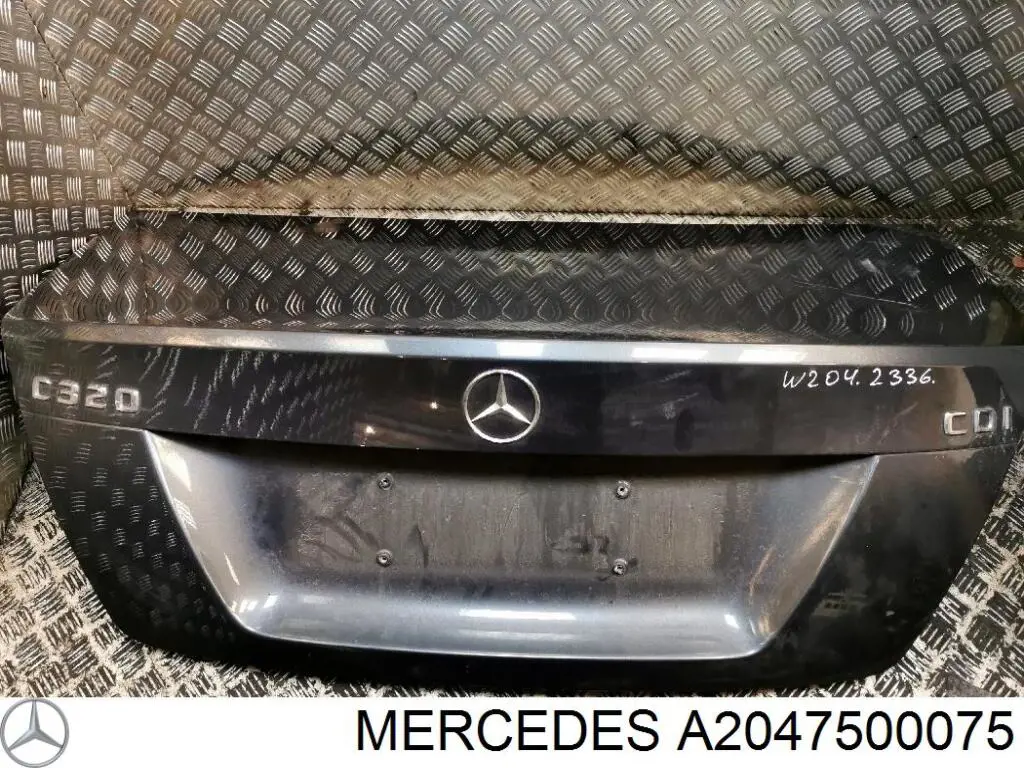 Дверь багажника на Mercedes C (W204)