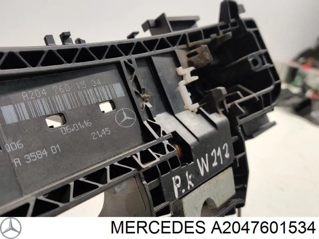 2047600534 Mercedes suporte de maçaneta externa da porta dianteira esquerda