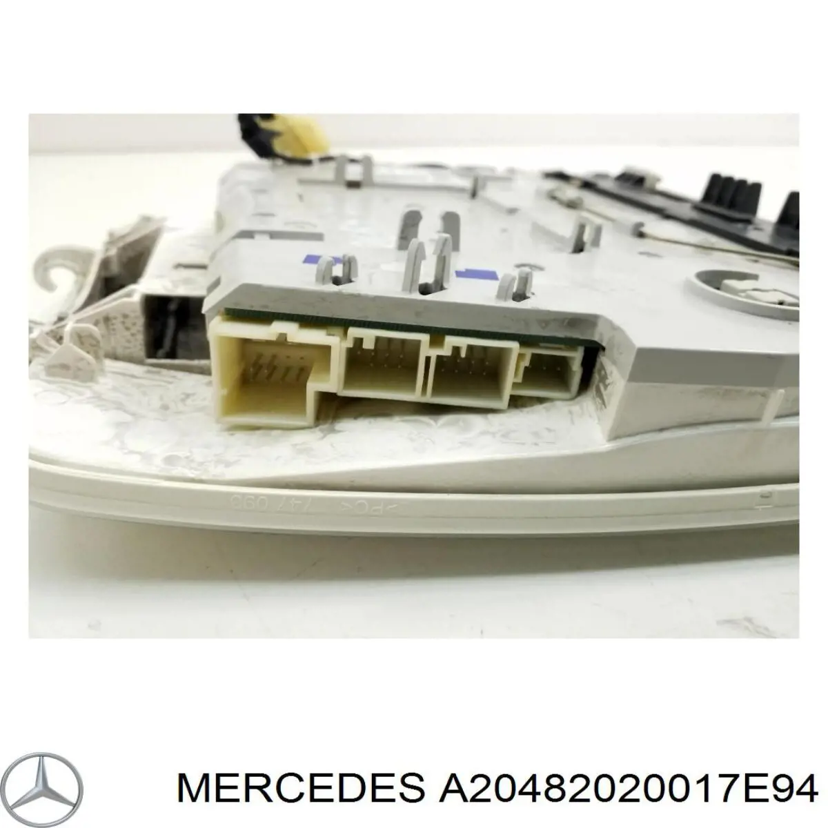 Плафон салона 2048202001 Mercedes