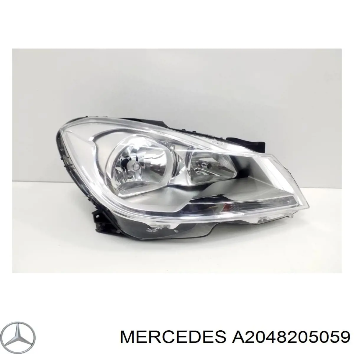 Фара правая A2048205059 Mercedes