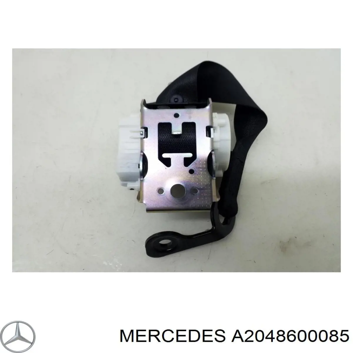 Ремень безопасности задний центральный A2048600085 Mercedes