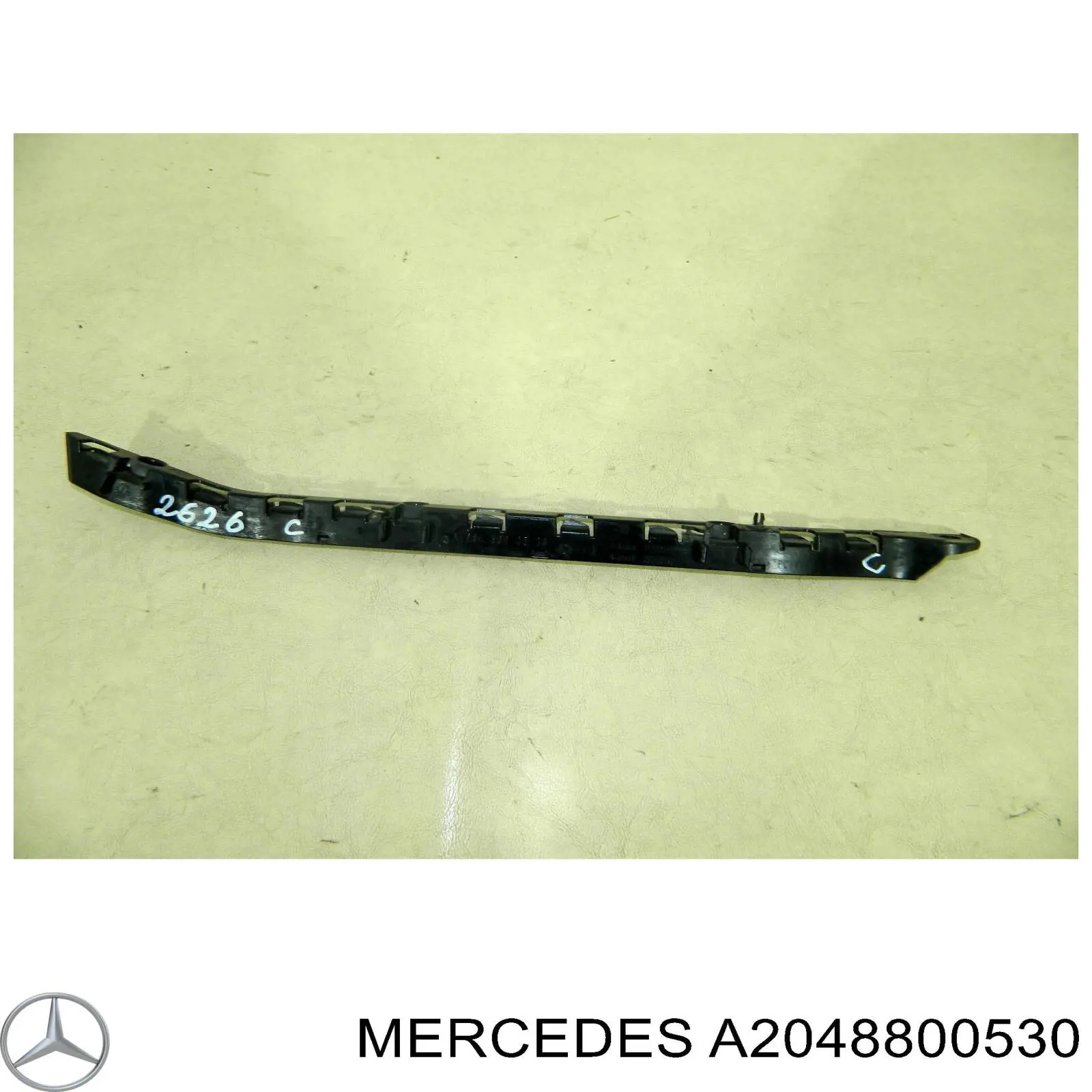 Направляющая заднего бампера левая A2048800530 Mercedes