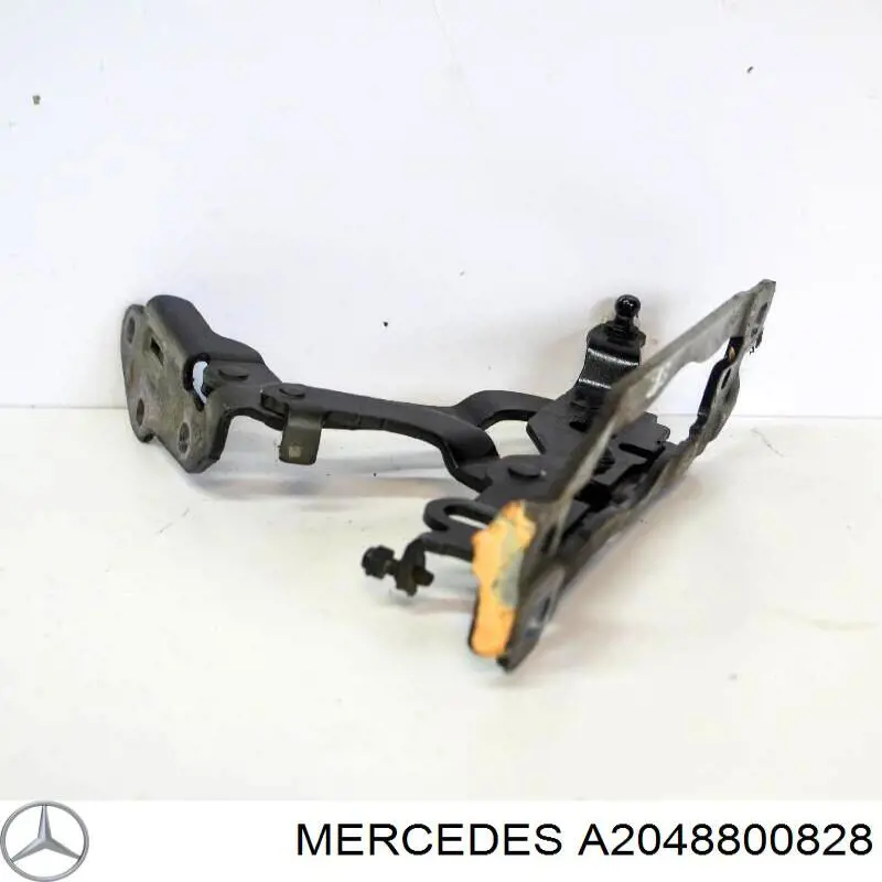 A2048800828 Mercedes Шарнир капота правый