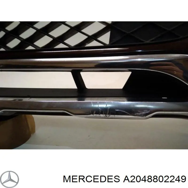 Передний бампер A2048802249 Mercedes