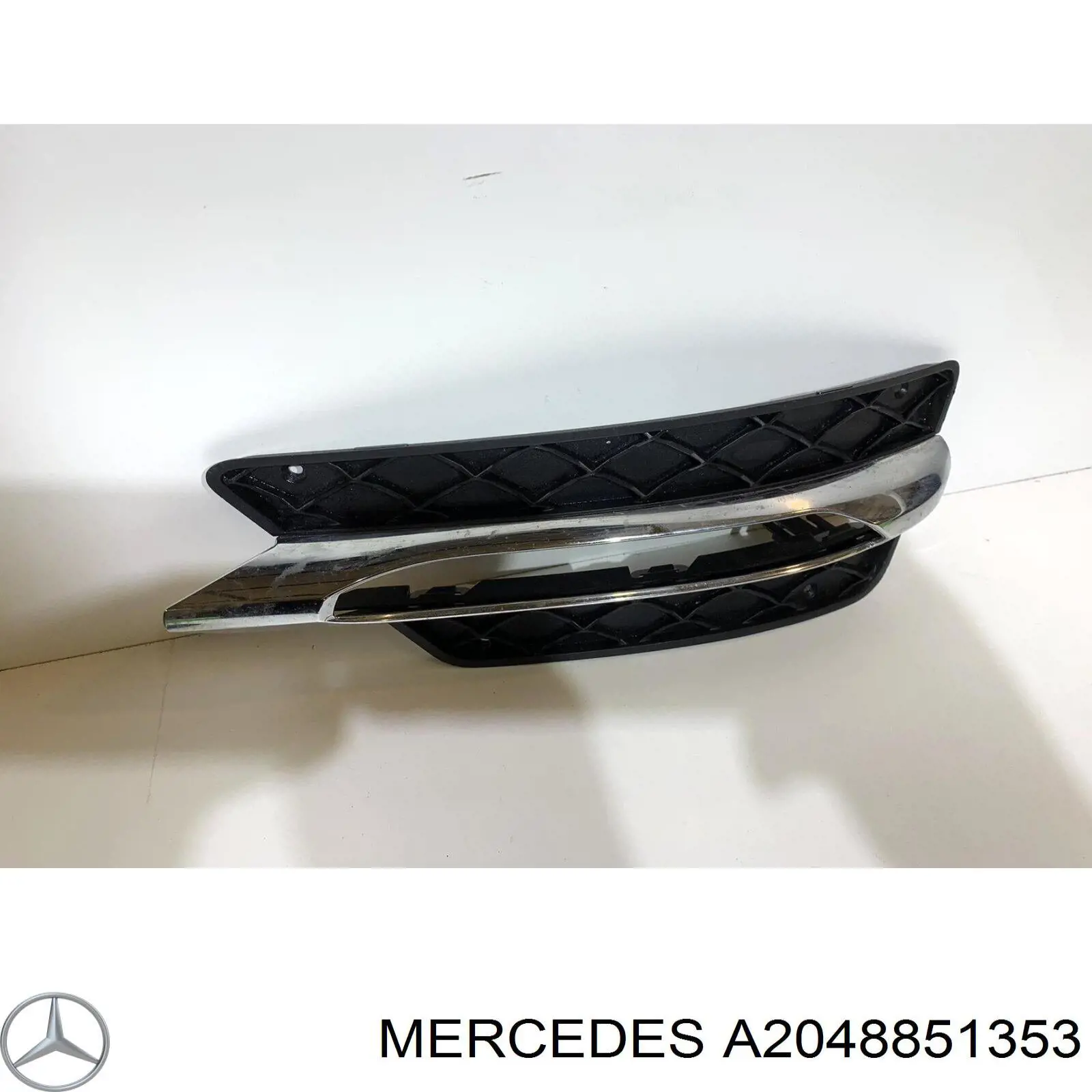 2048851353 Mercedes grelha esquerda do pára-choque dianteiro