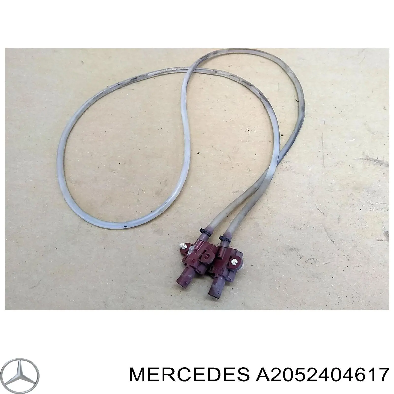 Правая подушка двигателя A2052404617 Mercedes