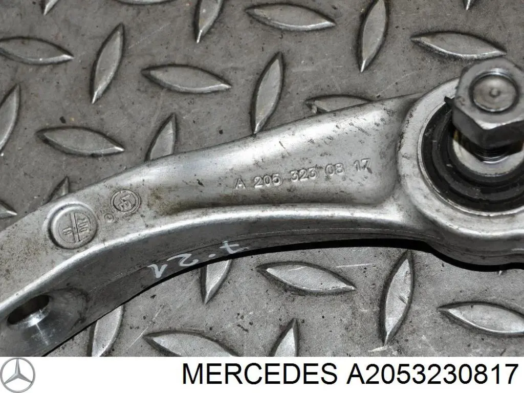 Стойка стабилизатора, переднего, правая Mercedes A2053230817
