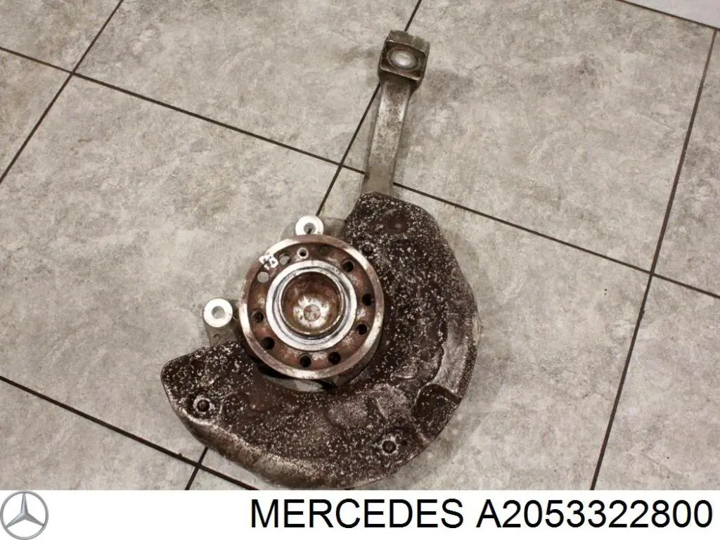 2053322800 Mercedes Цапфа - поворотный кулак передний, правый