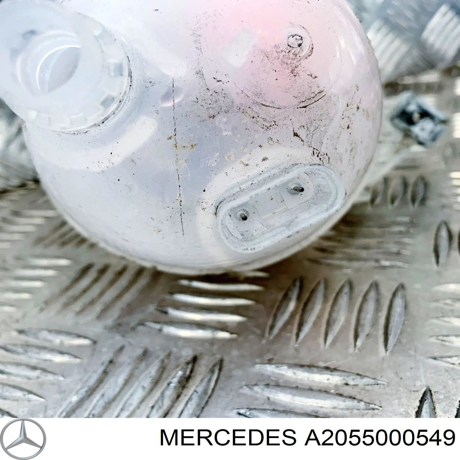 Расширительный бачок системы охлаждения инвертора A2055000549 Mercedes