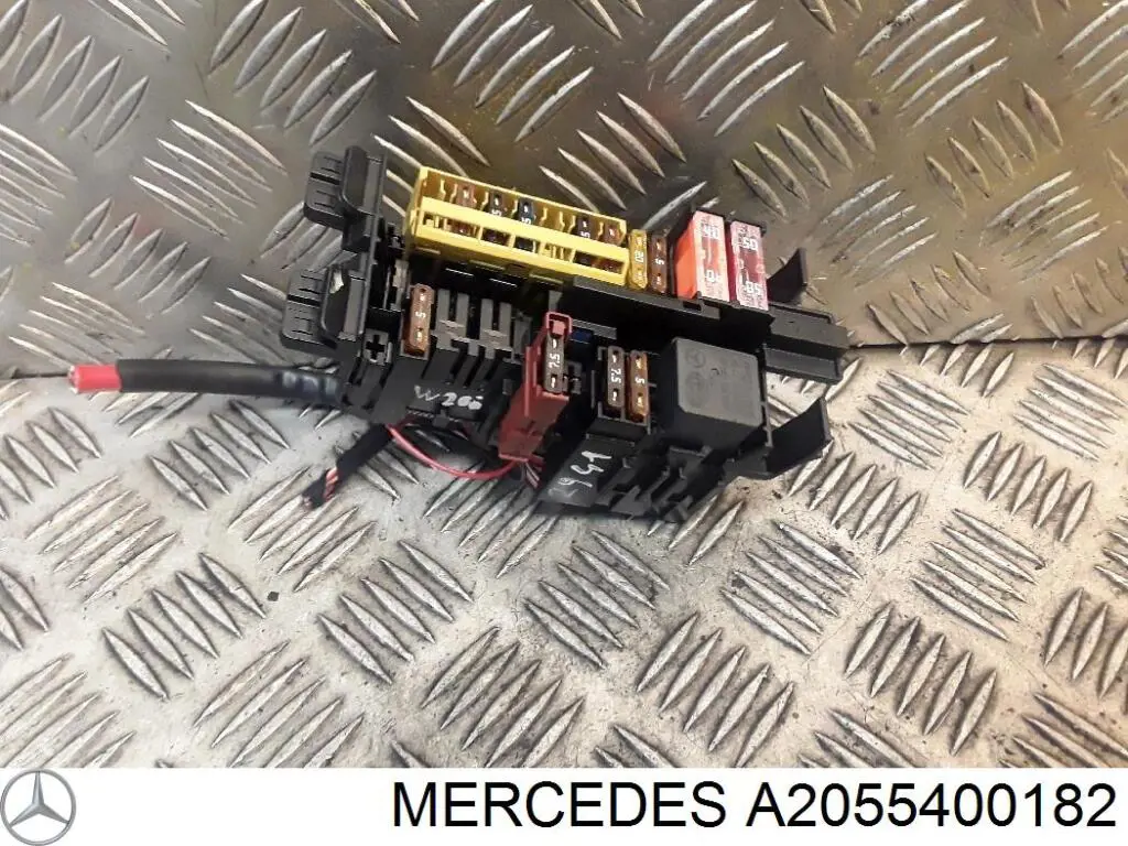 Купить A2055402428 Mercedes Крышка блока предохранителей