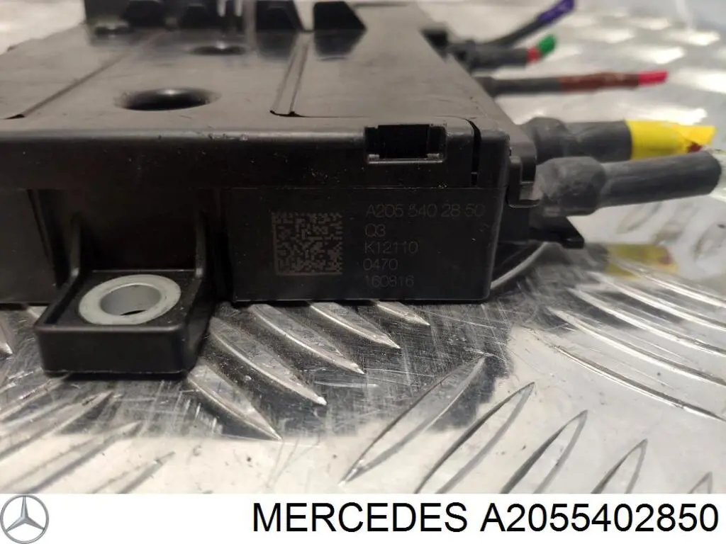 Монтажный блок Mercedes 2055402850