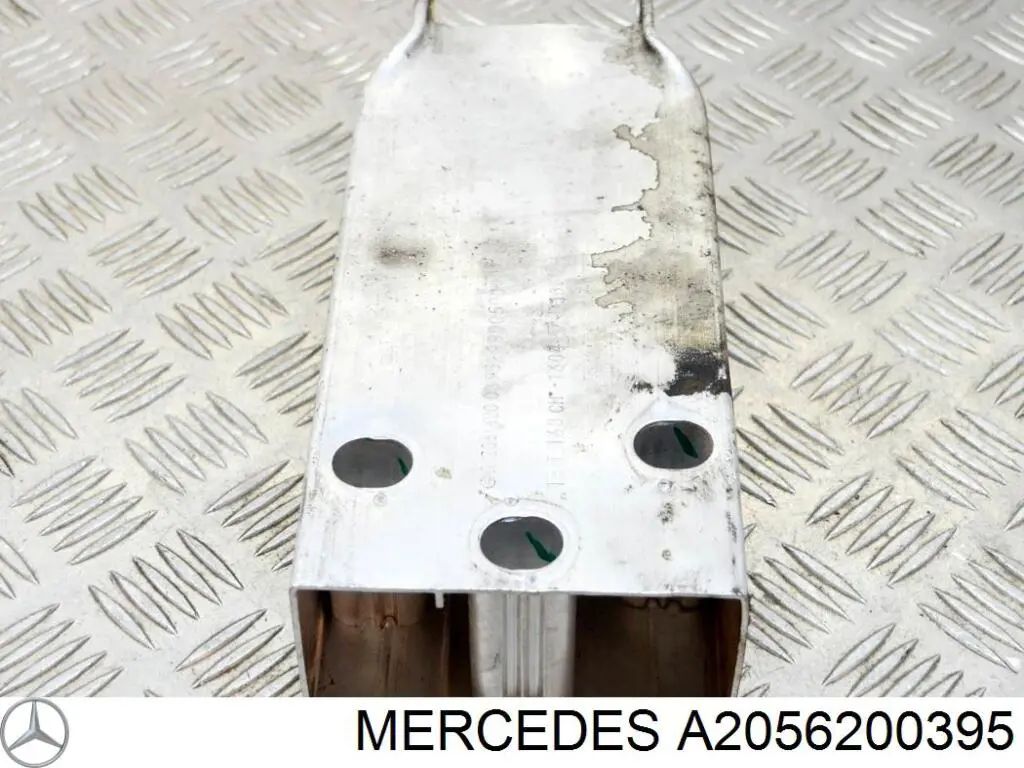 Кронштейн усилителя переднего бампера A2056200395 Mercedes