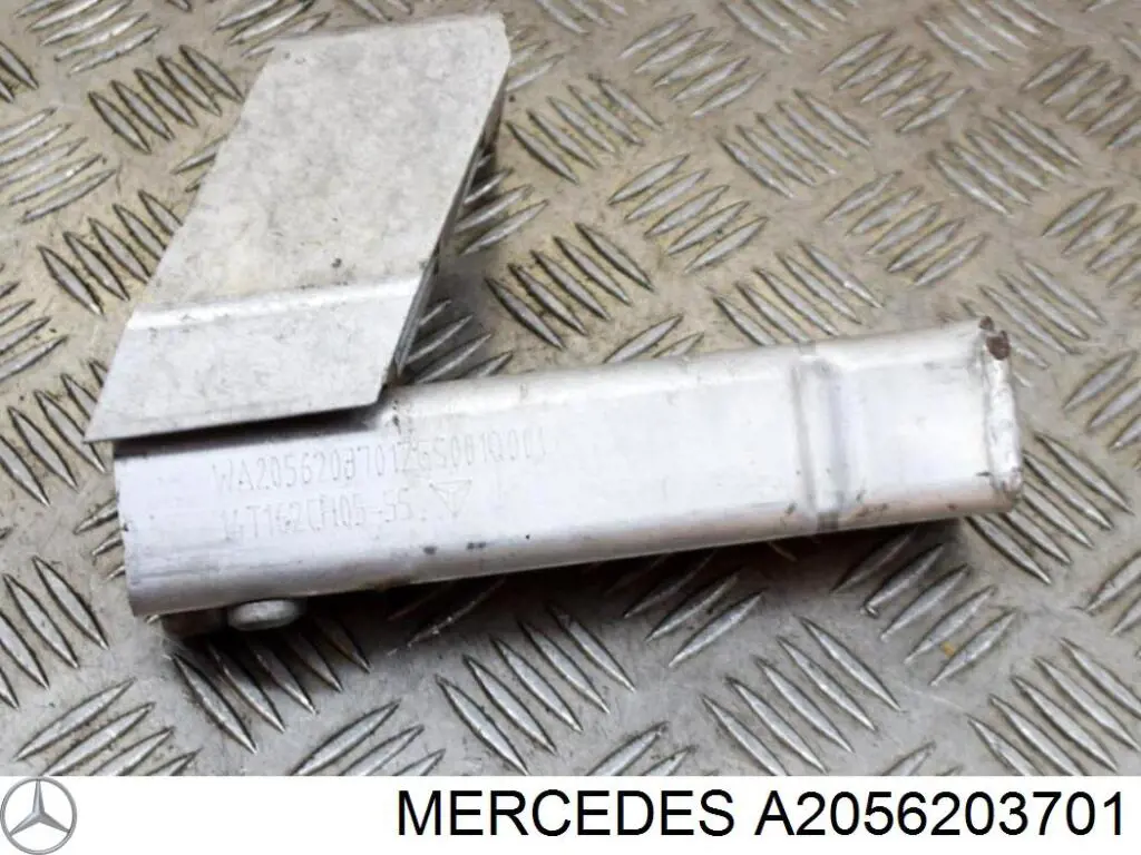 Кронштейн усилителя переднего бампера Bapmic BF0112280052 цена, от 38.94 USD