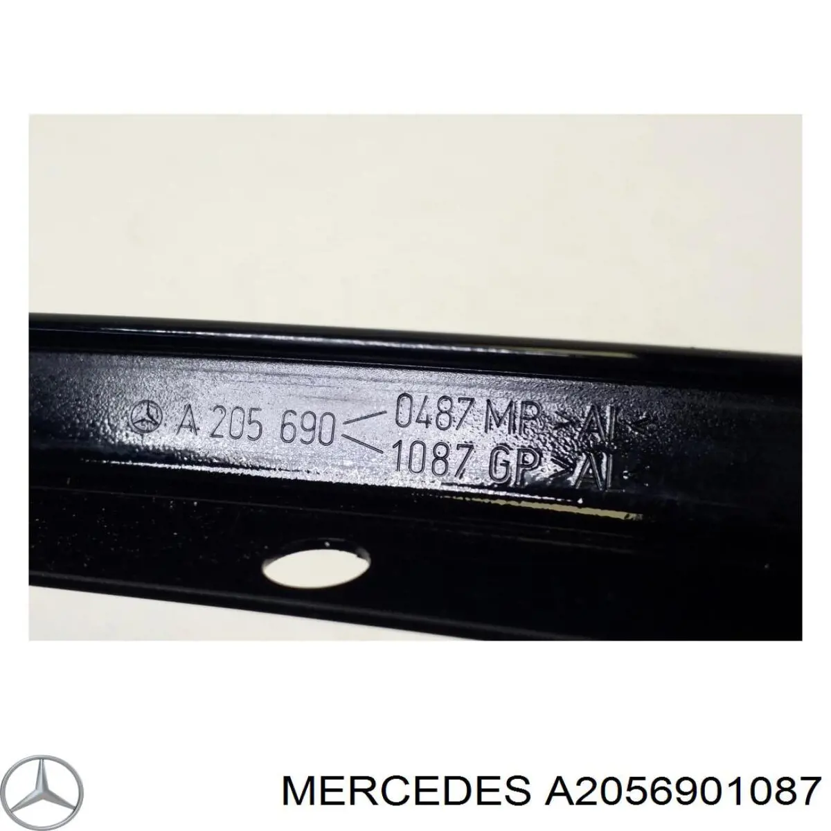 A2056901087 Mercedes Накладка двери задней правой вертикальная