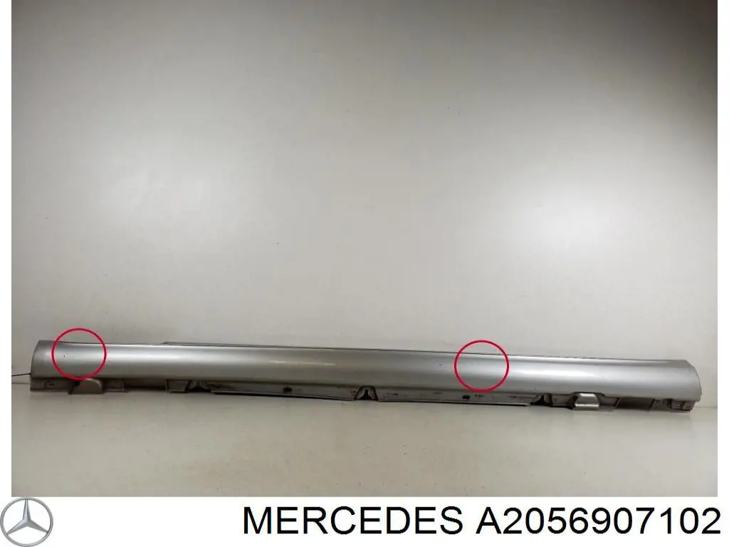 A2056907102 Mercedes Накладка наружняя (молдинг) порога, левый