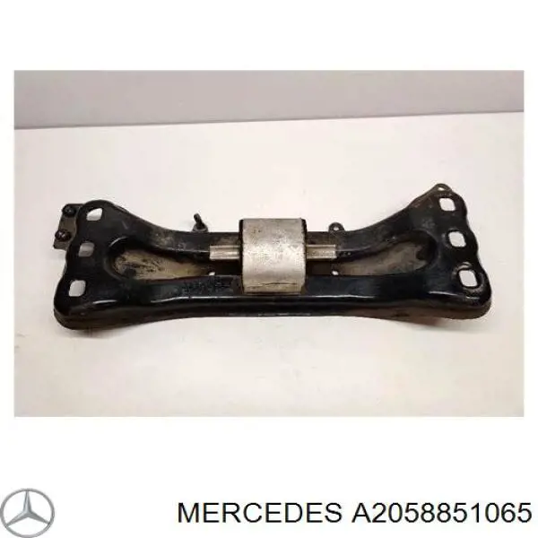 Кронштейн бампера переднего центральный 2058851065 Mercedes