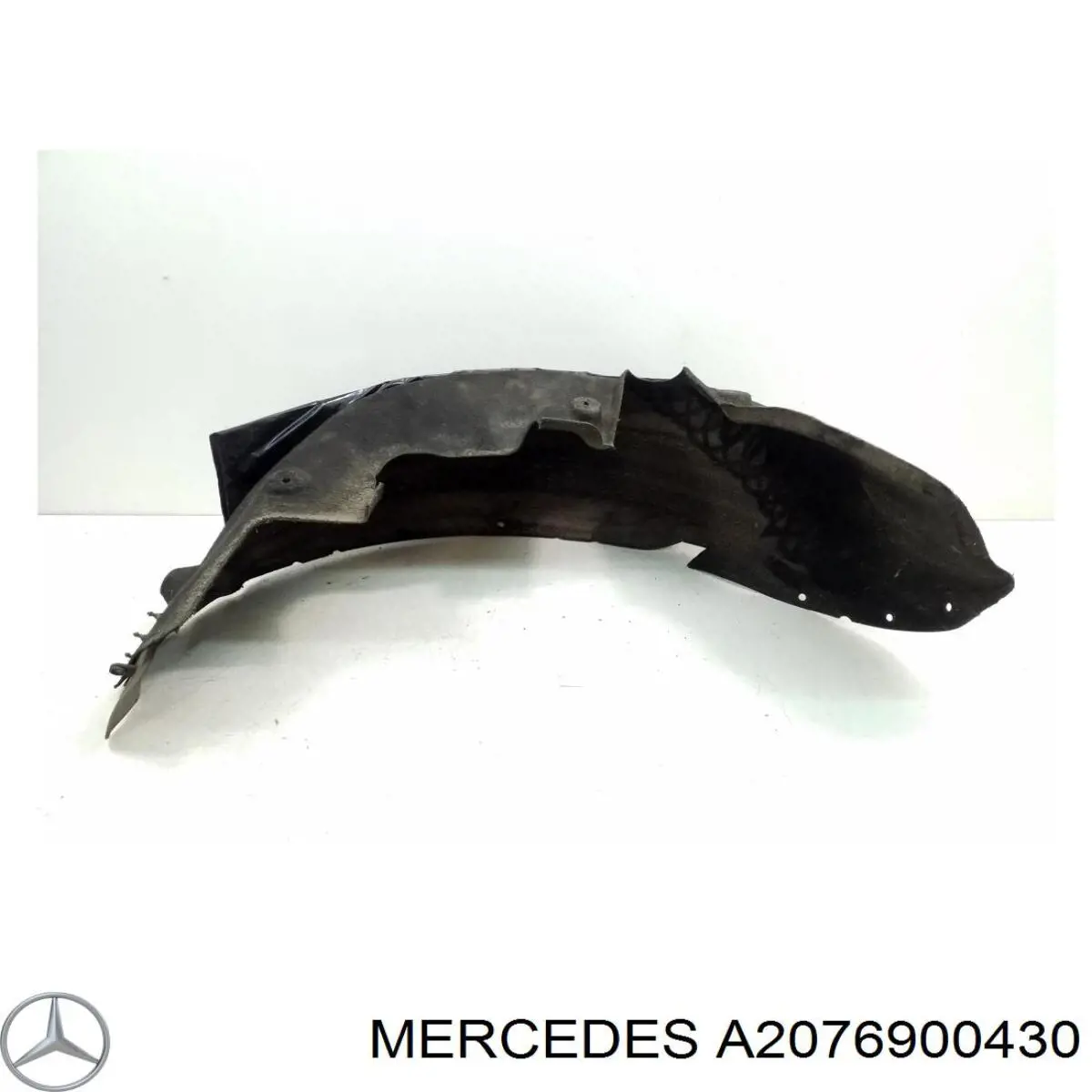 Купить 2076900430 Mercedes Лючок б/бака