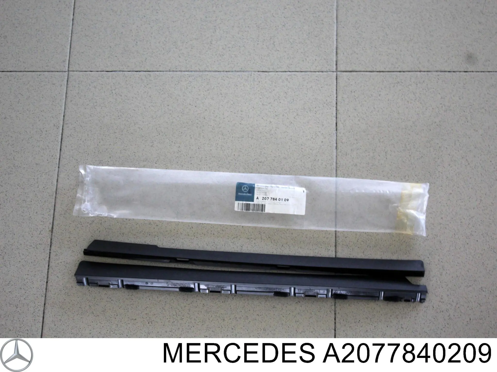 2077840209 Mercedes 