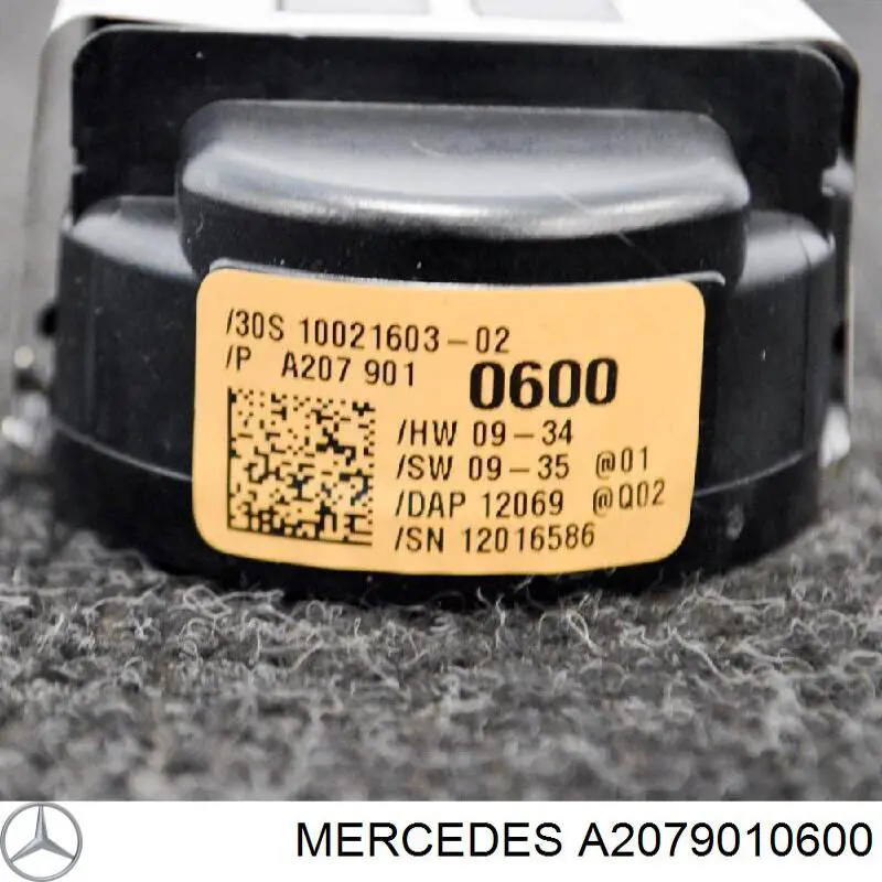  Mercedes A2079010600
