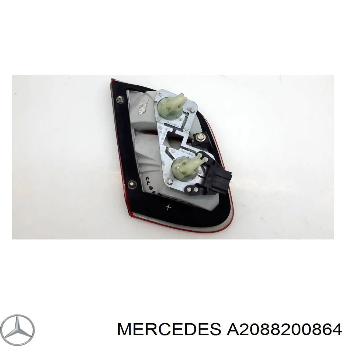 Фонарь задний правый внутренний 2088200864 Mercedes