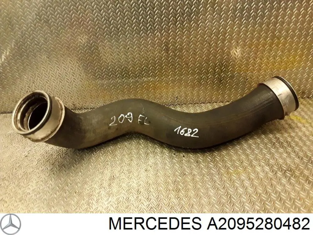 Шланг/патрубок интеркуллера Mercedes 2095280482 цена, от 95.02 USD