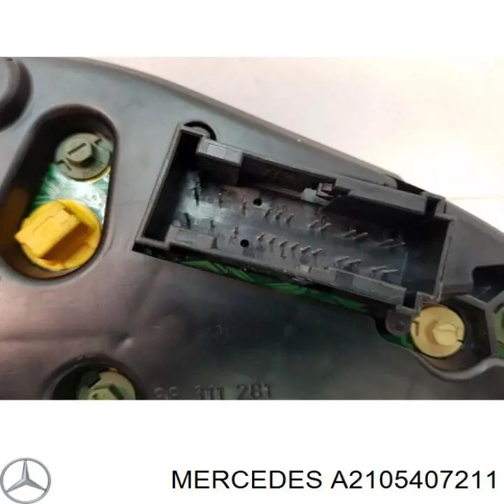 Приборная доска (щиток приборов) Mercedes A2105407211 цена, от 28.22 USD