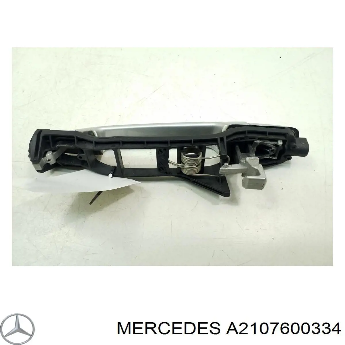 Держатель наружной ручки двери передней правой Mercedes A2107600334 цена, от 3.80 USD