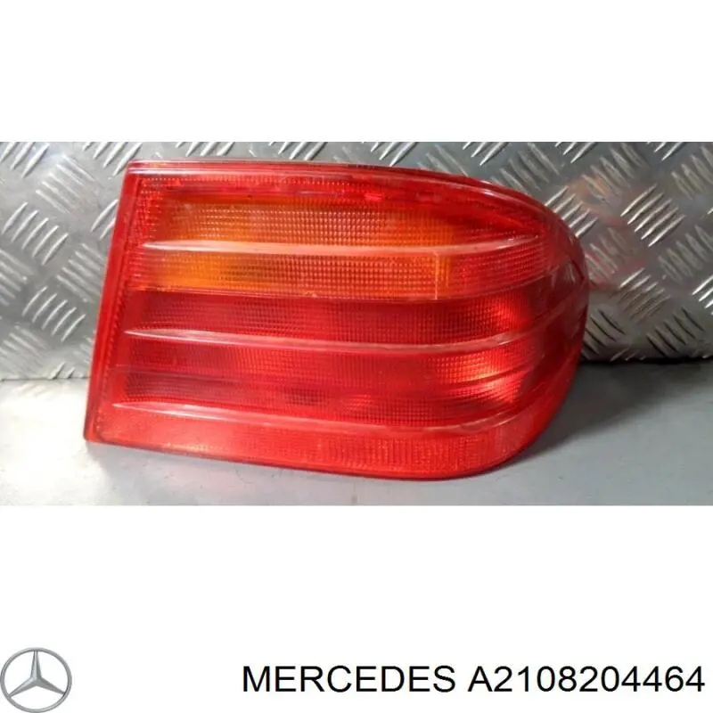 A2108204464 Mercedes lanterna traseira direita externa