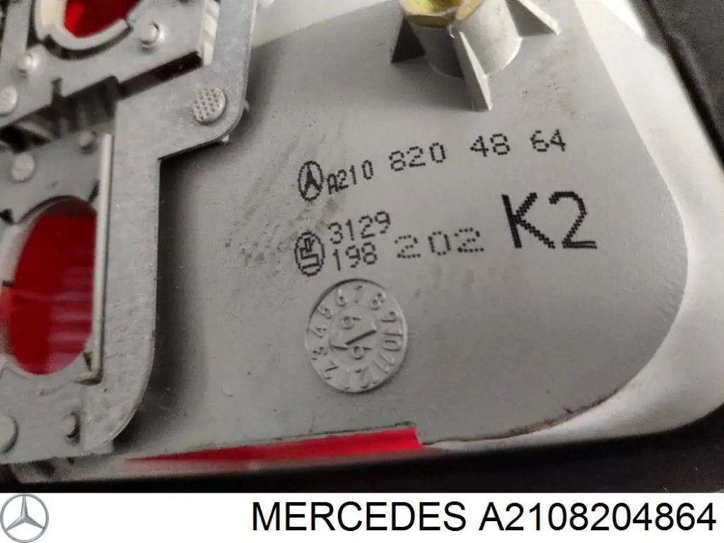 Фонарь задний правый внешний 2108204864 Mercedes