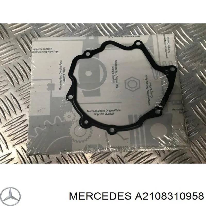 Решетка водостока лобового стекла левая/правая Mercedes 2108310758