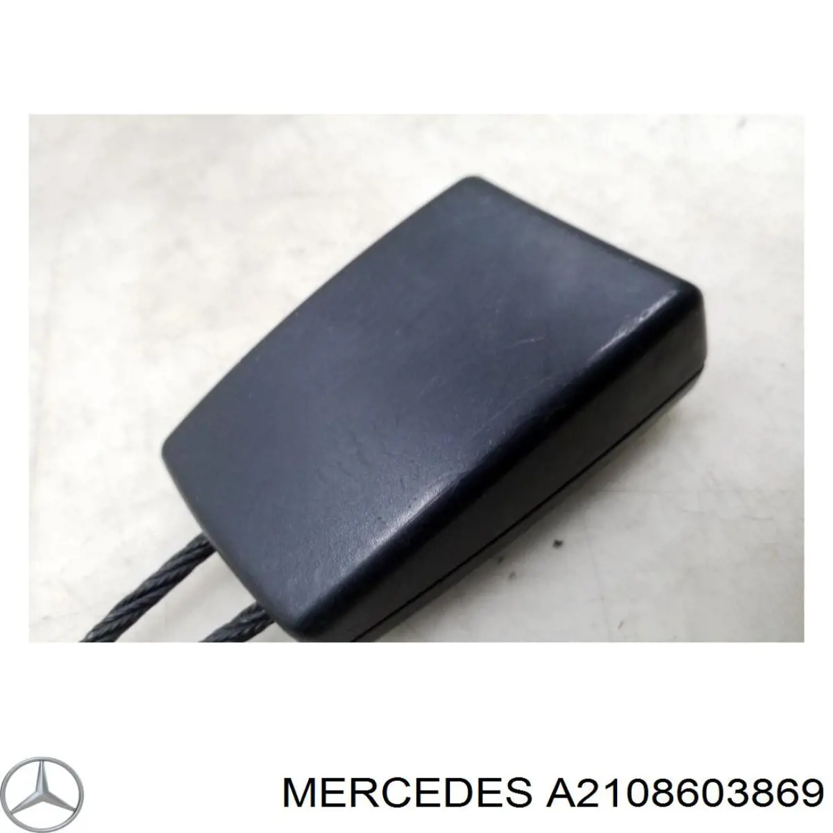 Рычаг фиксации ремня безопасности передний на Mercedes C (W202)