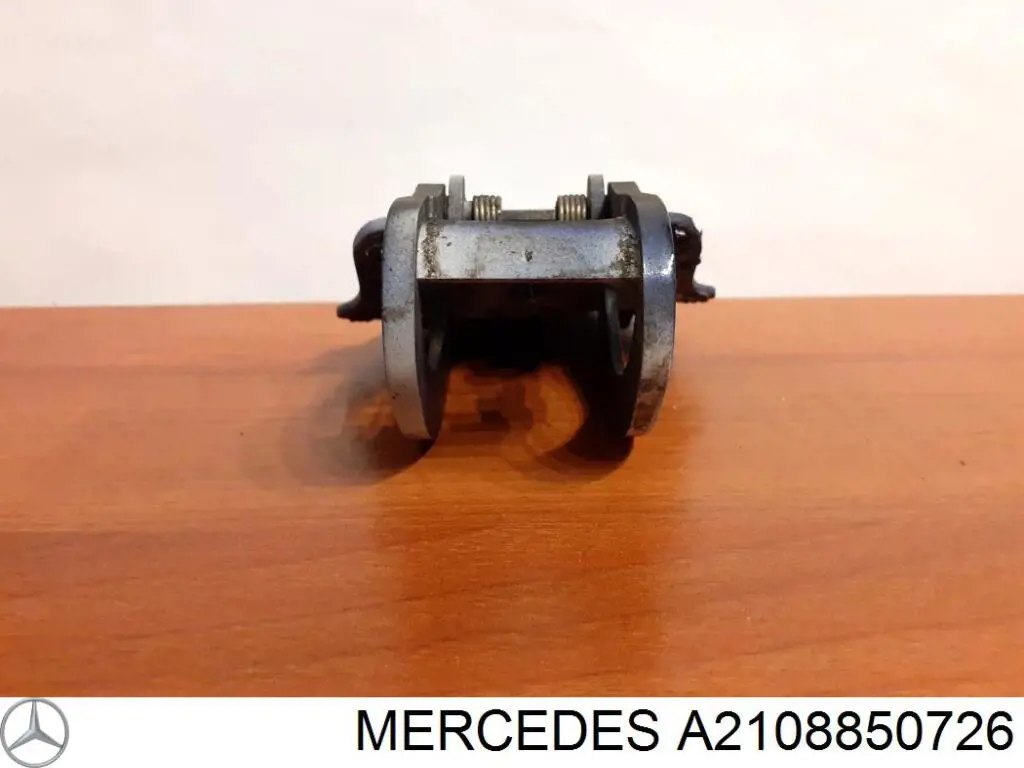 Крышка форсунки омывателя фары передней Mercedes A2108850726 цена, от 4.96 USD