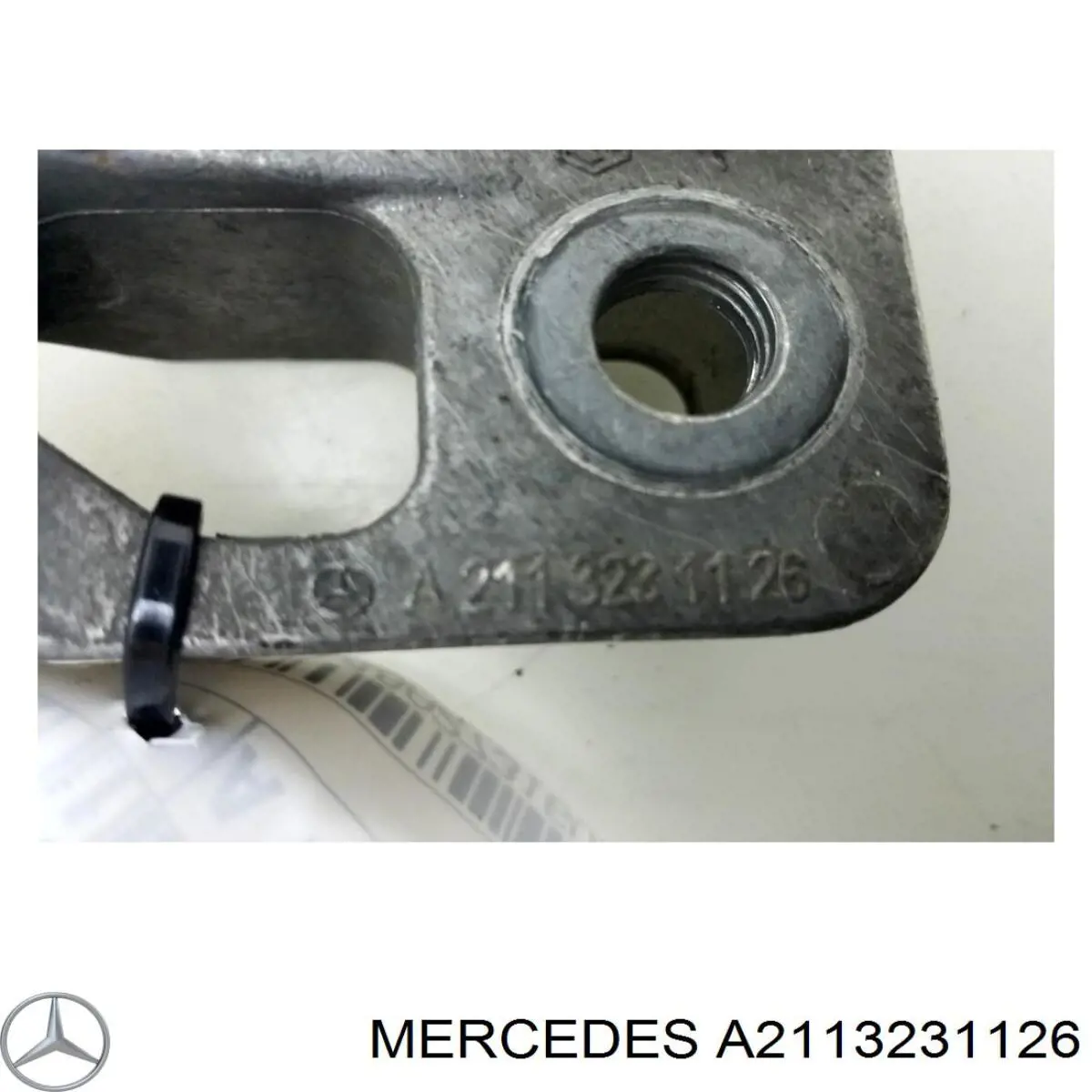 Хомут крепления втулки стабилизатора, переднего Mercedes 2113200542