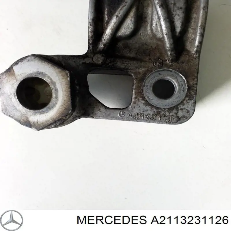 Купить 2113200542 Mercedes Хомут крепления втулки стабилизатора переднего