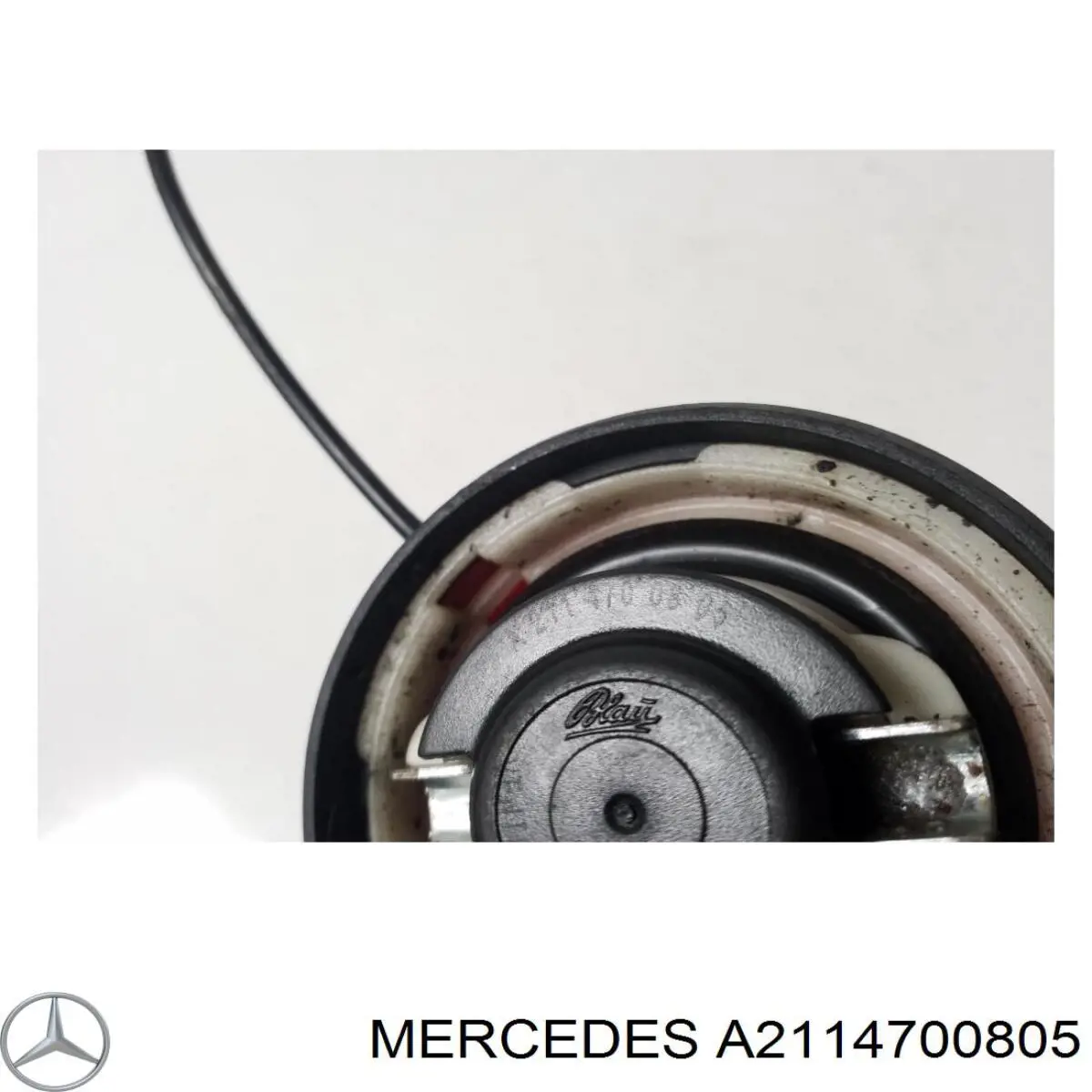 Крышка бензобака 2204700605 Mercedes