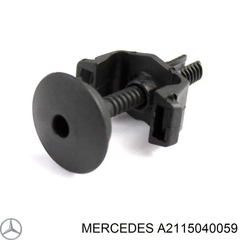 Крепление решетки радиатора на Mercedes E (S211)