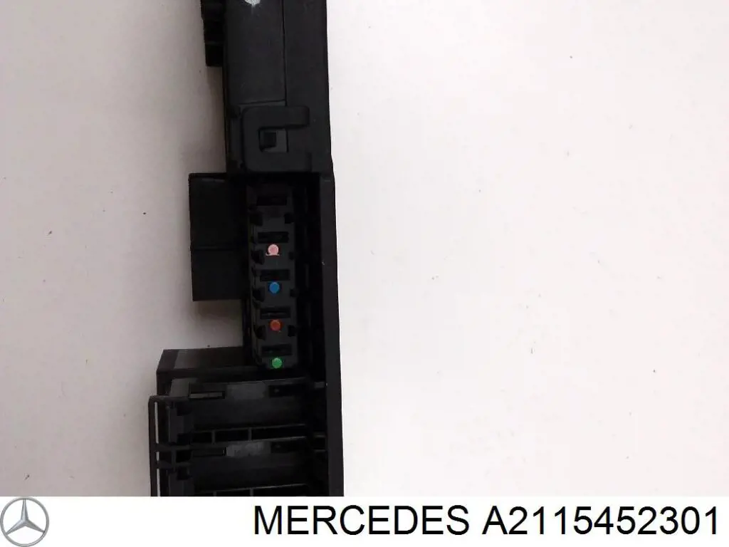 Блок предохранителей A2115452301 Mercedes