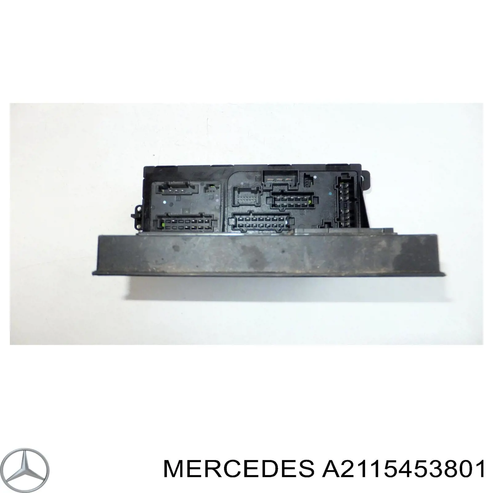 Блок предохранителей A2115453801 Mercedes