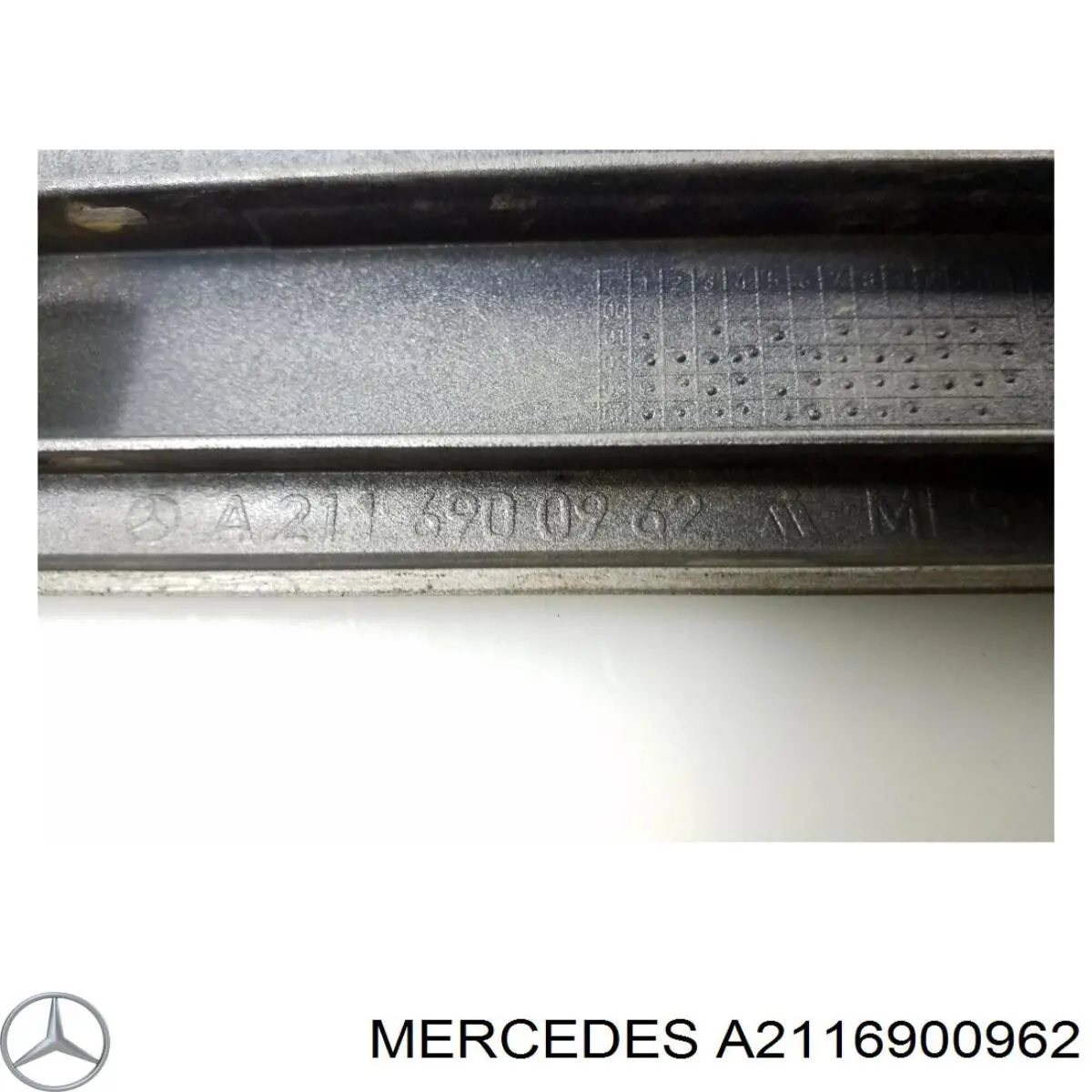 Молдинг двери передней левой Mercedes A2116900962 цена, от 10.12 USD