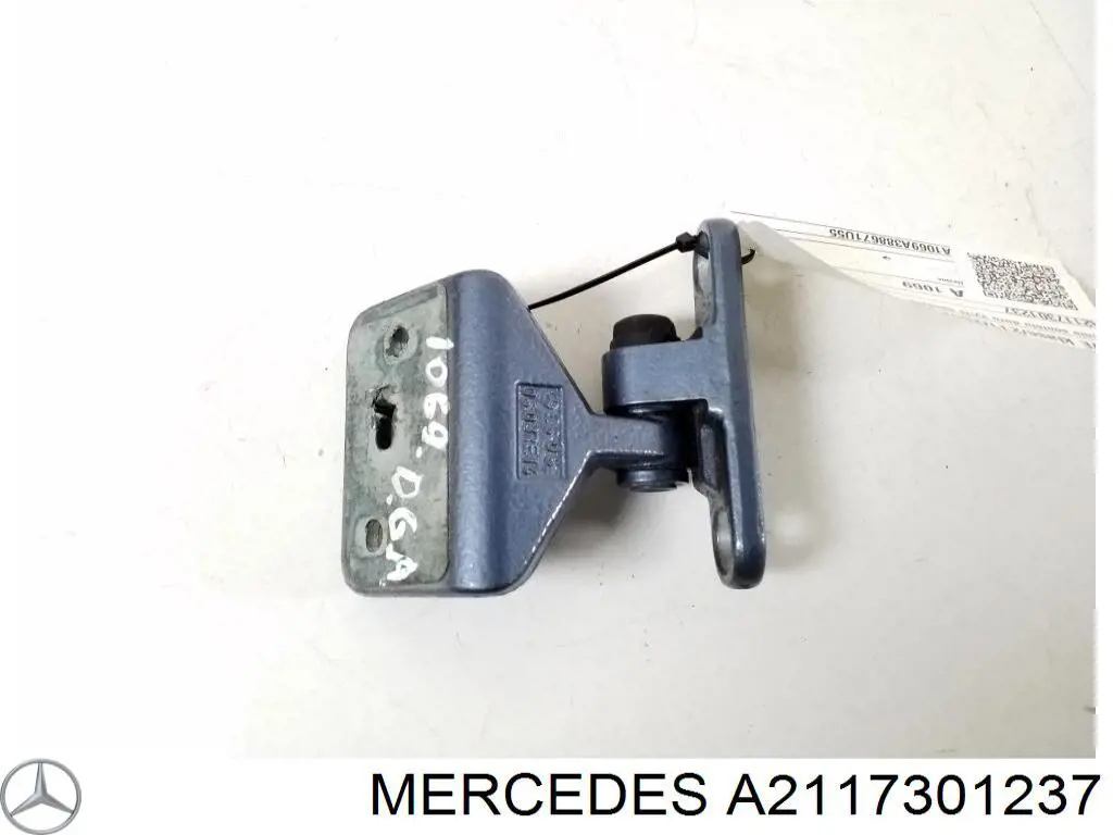 Петля задней двери, правой Mercedes A2117301237 цена, от 3.17 USD