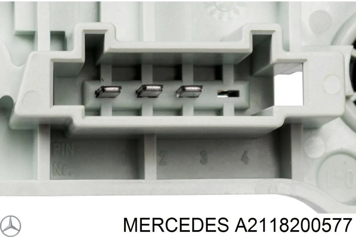Фонарь задний левый внешний A2118200577 Mercedes